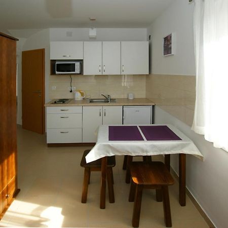 Villa Trio Srima Buitenkant foto