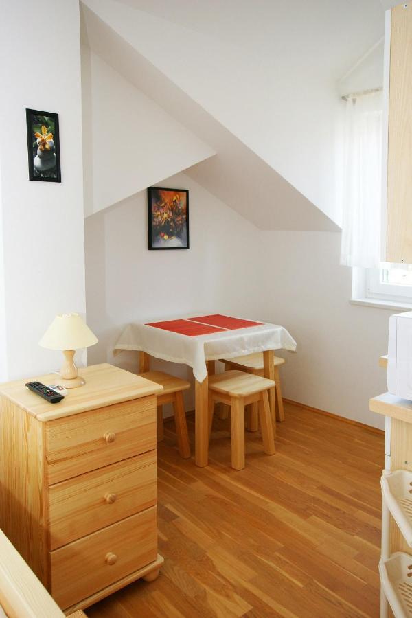 Villa Trio Srima Buitenkant foto