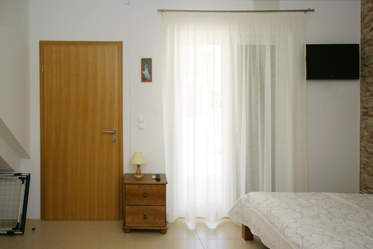 Villa Trio Srima Buitenkant foto