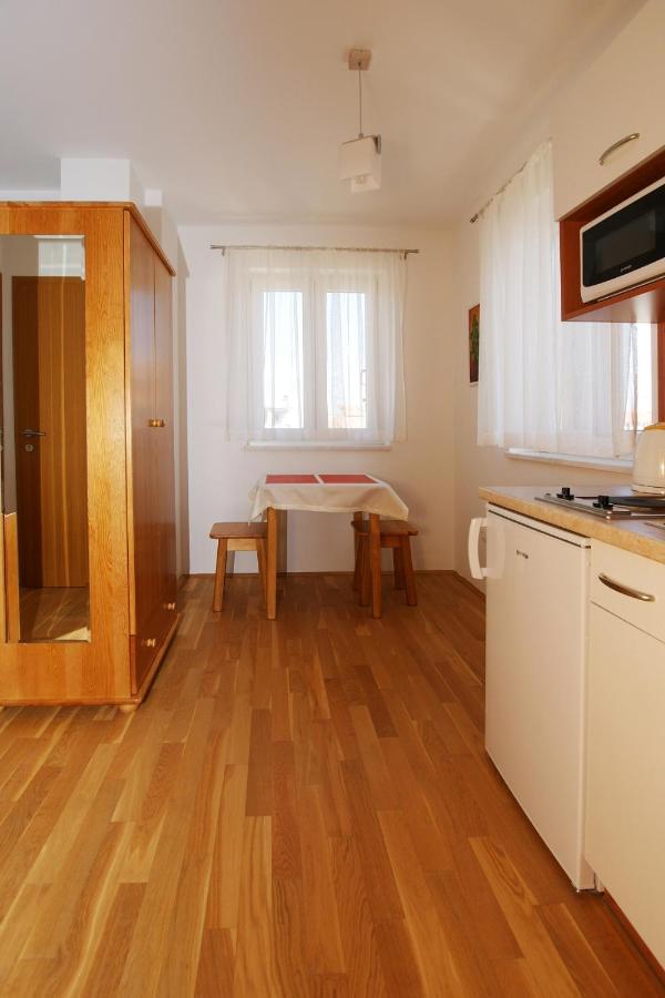 Villa Trio Srima Buitenkant foto