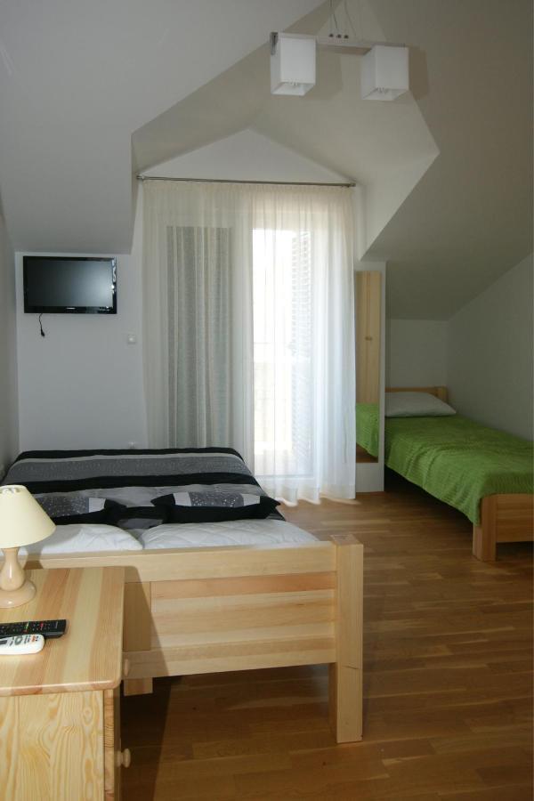 Villa Trio Srima Buitenkant foto